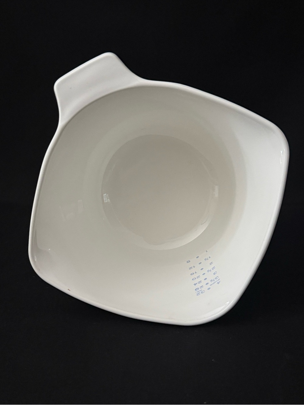 Corning Ware Blue Cornflower 1-quart Measuring Bowl - Picture 4 of 5